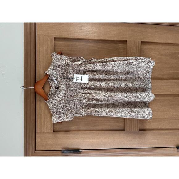 NWT THML Ruffled Smocked Sleeveless Top Keyhole Back Women’s size Small - Picture 2 of 15